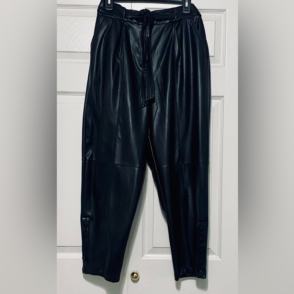 Women’s Faux leather pant/jogger.